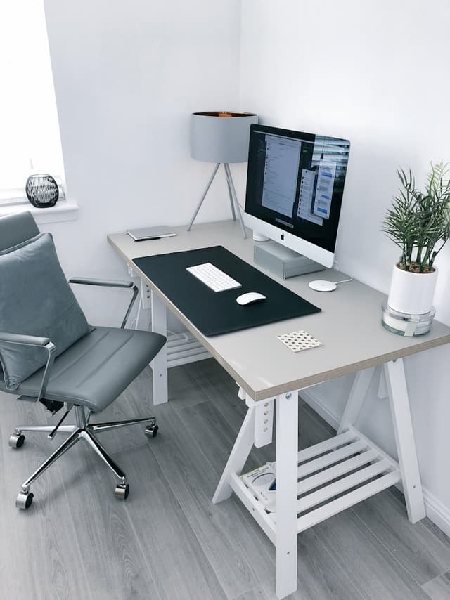 Pracovní stůl OFFICE